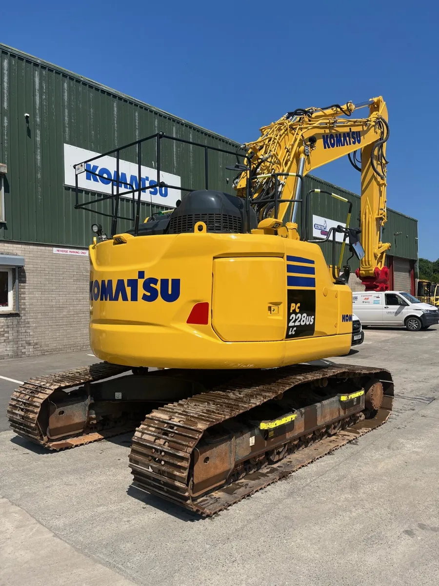 Komatsu PC228USLC-11E0 - Image 4