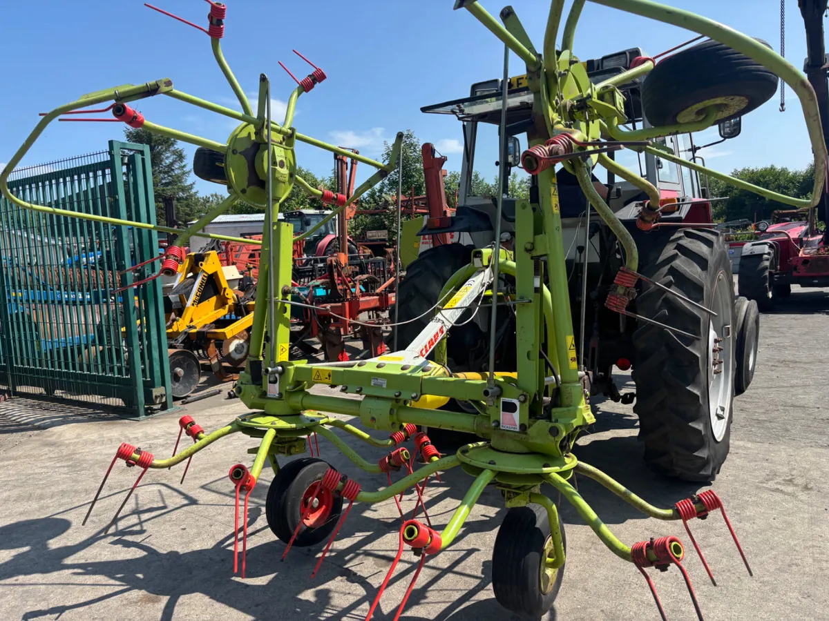 Claas Volto 52 Tedder - Image 2