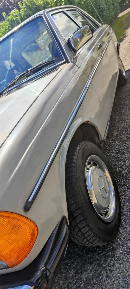 Mercedes-Benz Other 1984 - Image 2
