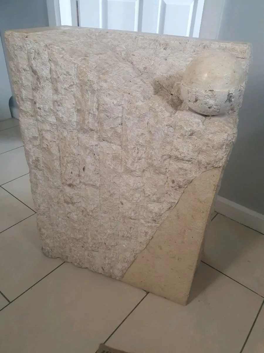 STONE TABLE - Image 1