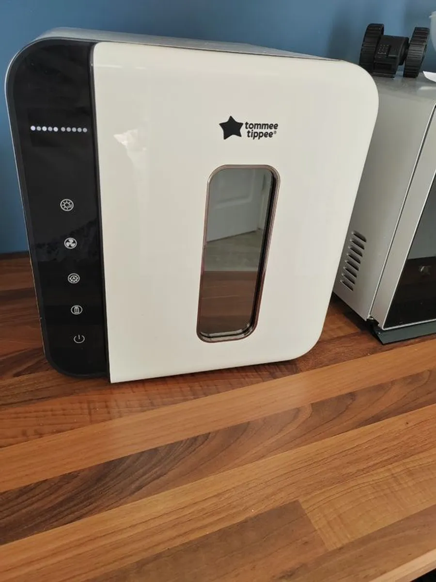 TOMMEE TIPPEE UV Bottle Steriliser Dryer - Black & White - Image 1