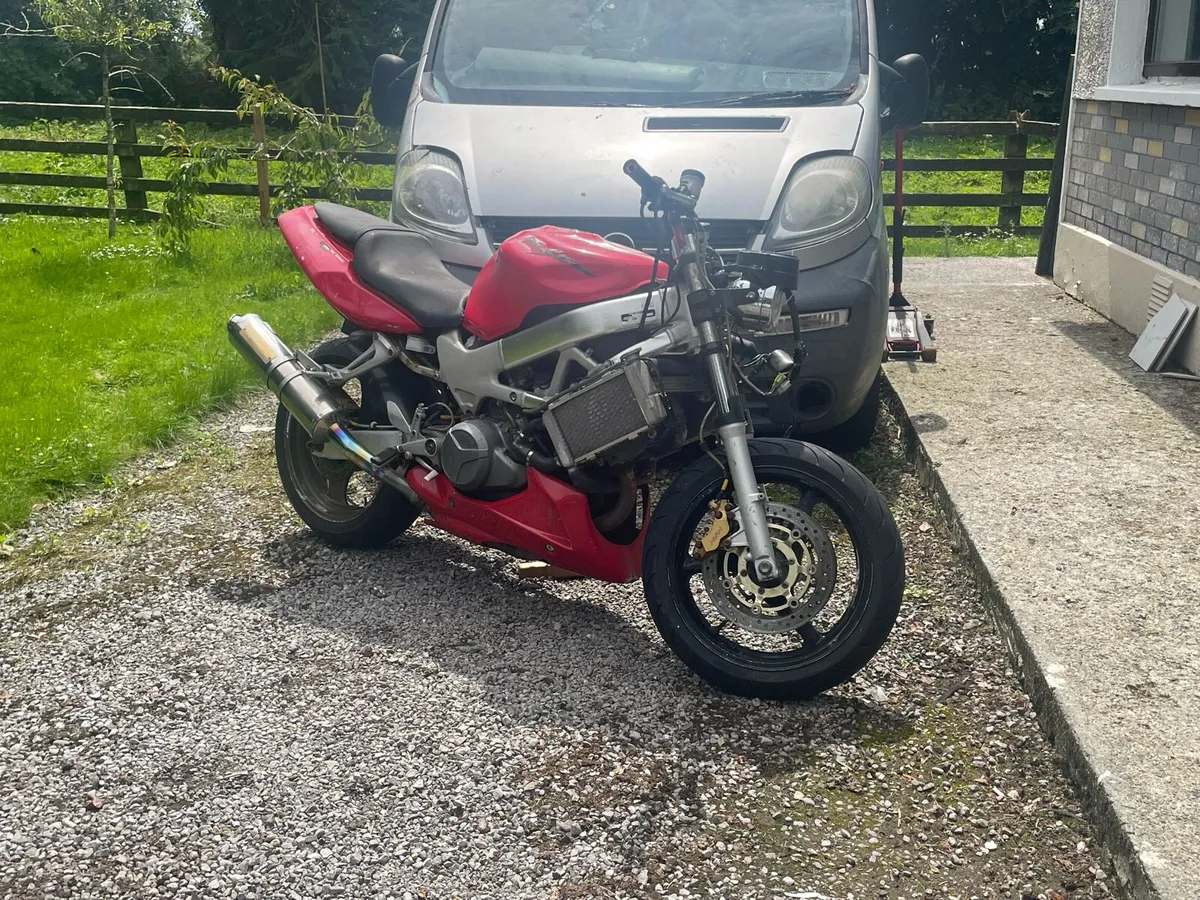 Honda vtr 1000 Firestorm - Image 1
