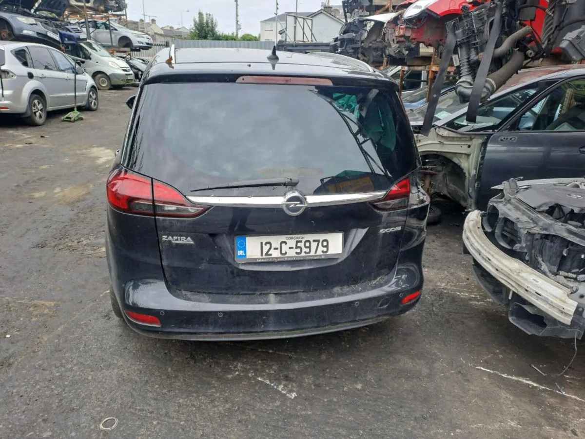 12 Opel Zafira Breaking for parts - Image 3