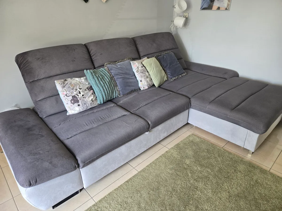 Corner sofa bed - Image 1