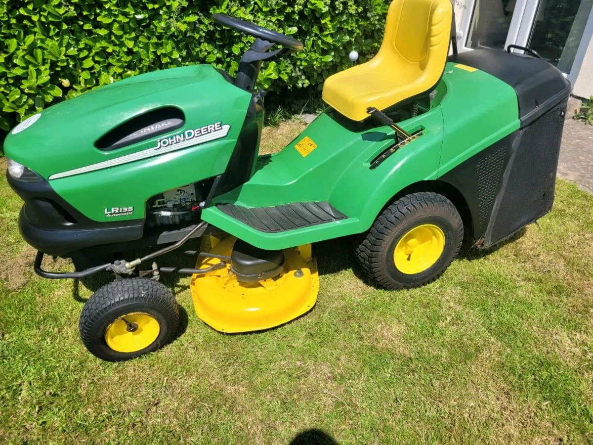 John deere lawnmower - Image 1