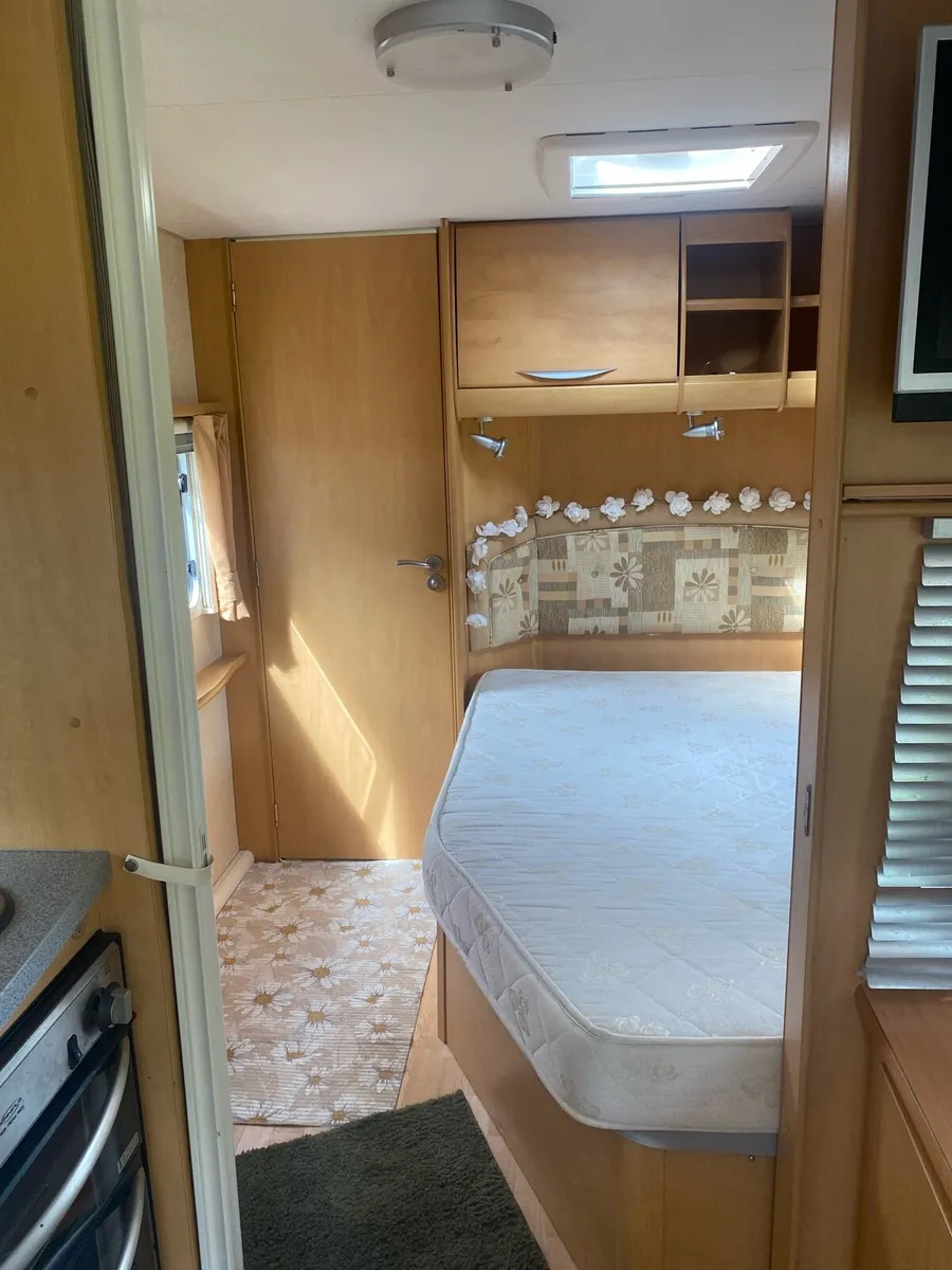 Caravan - Image 3