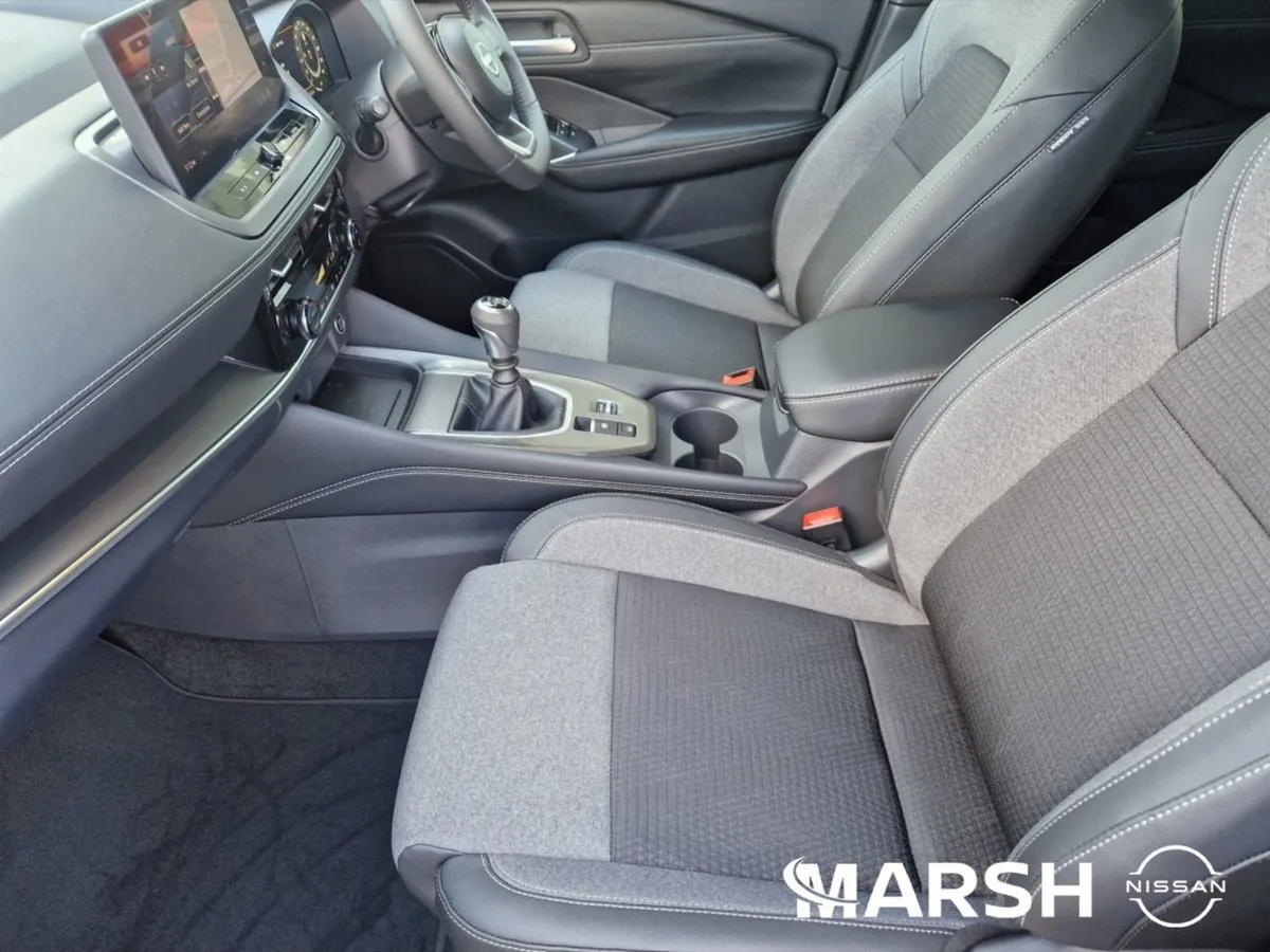 Nissan QASHQAI 1.3 HYB SV Premium My24.1 - Image 4