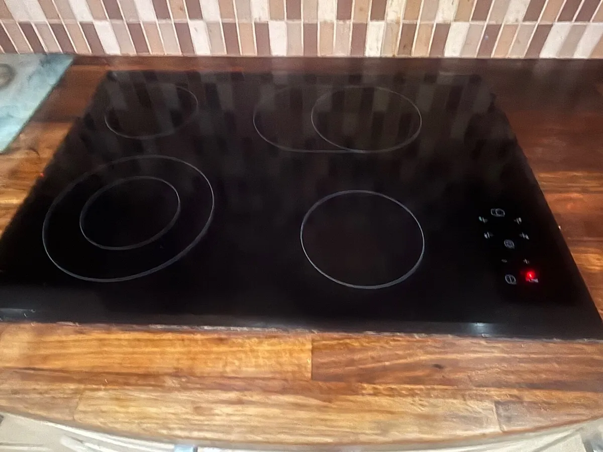 Kitchen , including job & oven - Image 2