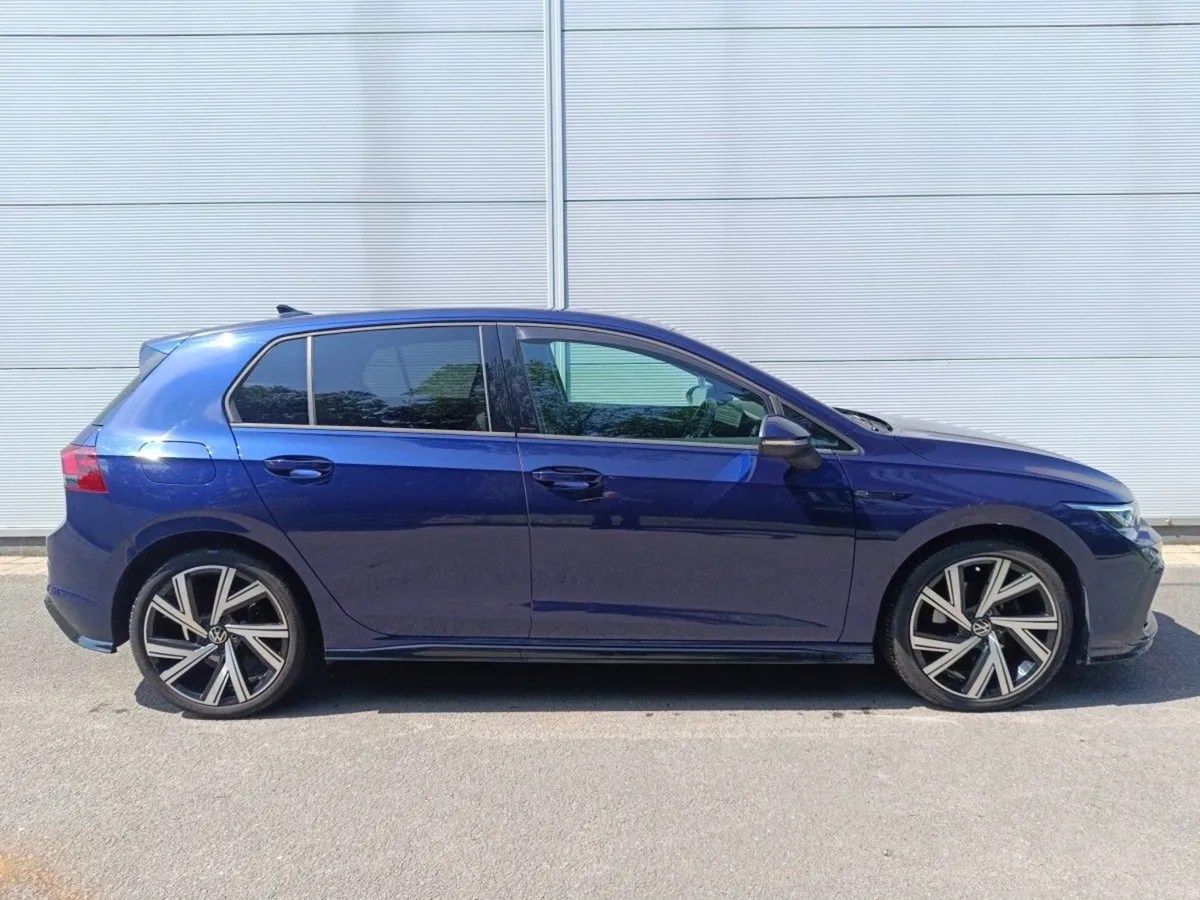 Volkswagen Golf 2.0 TDI 150HP R-line DSG High Spec - Image 2