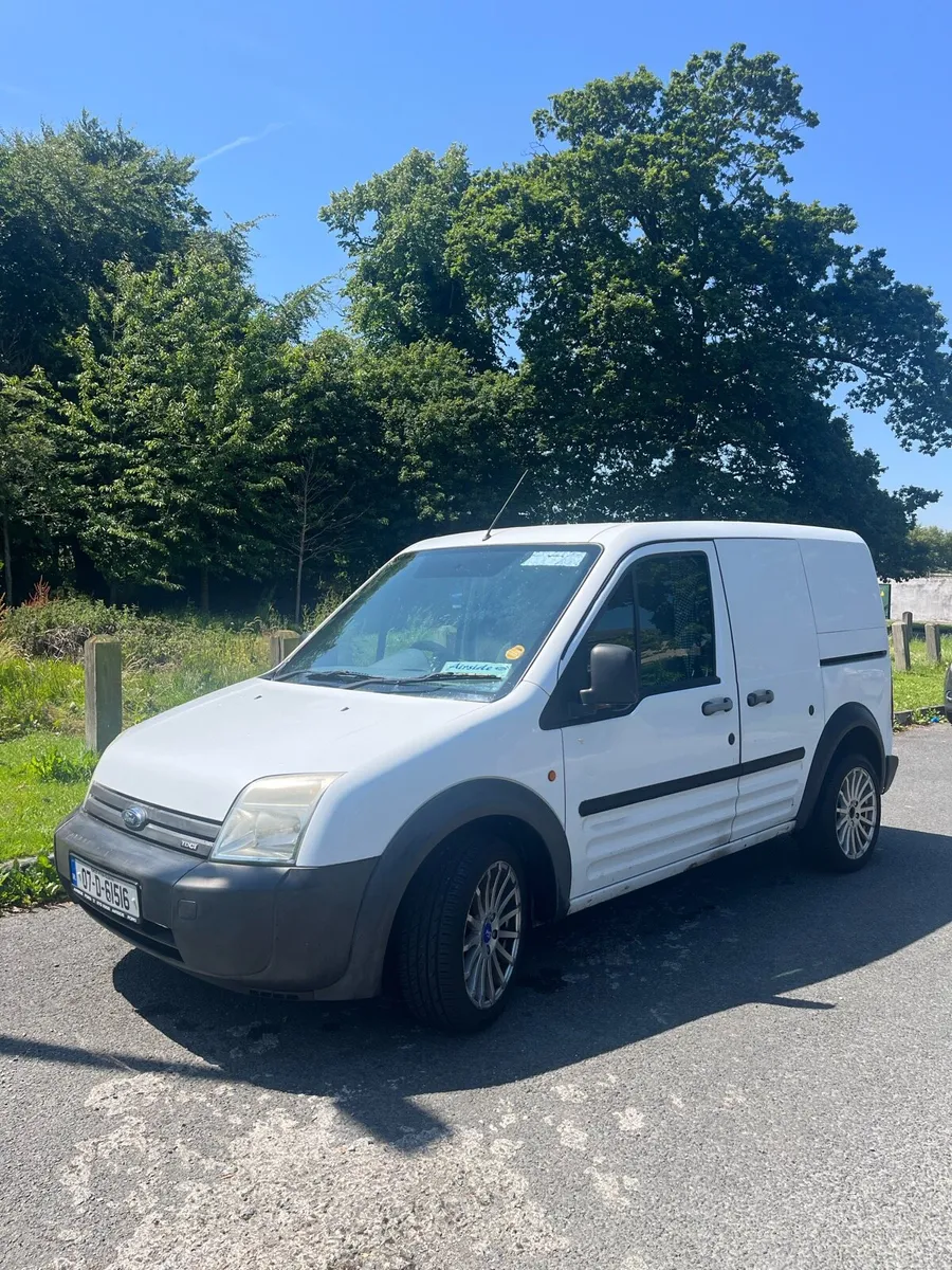 Ford Transit Connect NT200 LOW MILEAGE - Image 2