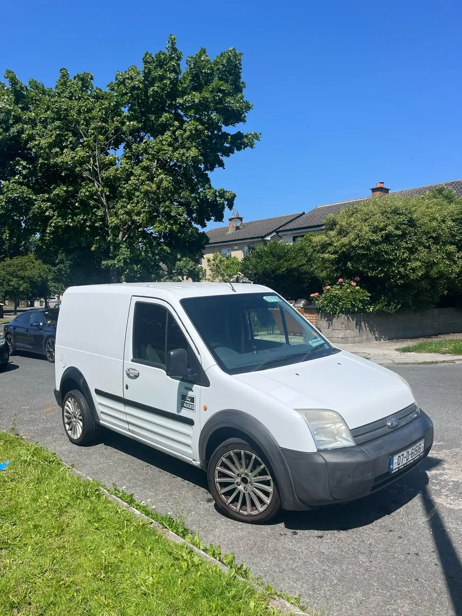 Ford Transit Connect NT200 LOW MILEAGE - Image 1