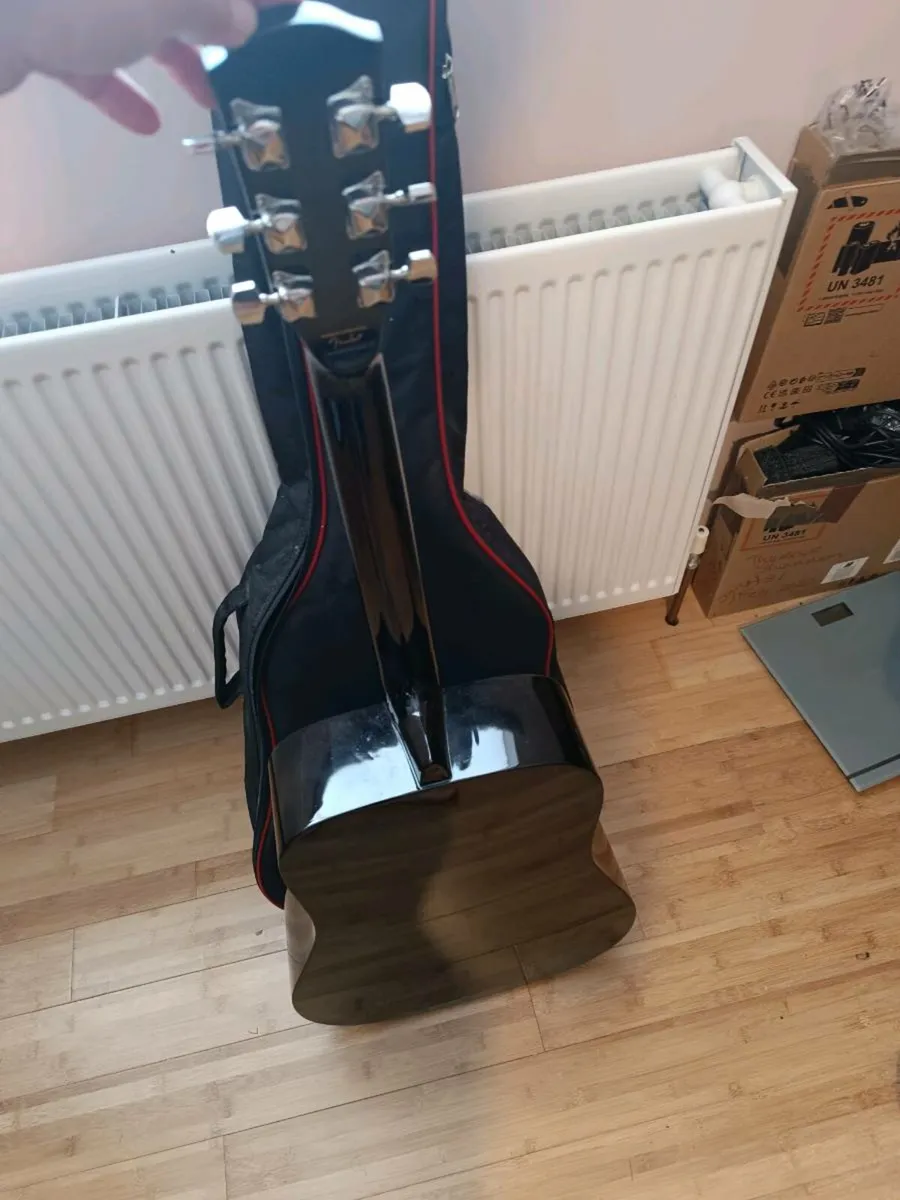 Squire by Fender SA-105 Acoustic Guitar inc. Yamah - Image 3