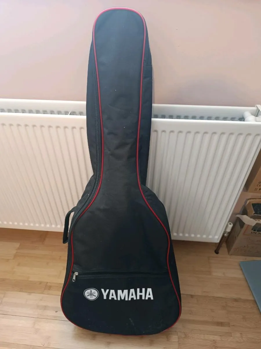 Squire by Fender SA-105 Acoustic Guitar inc. Yamah - Image 4