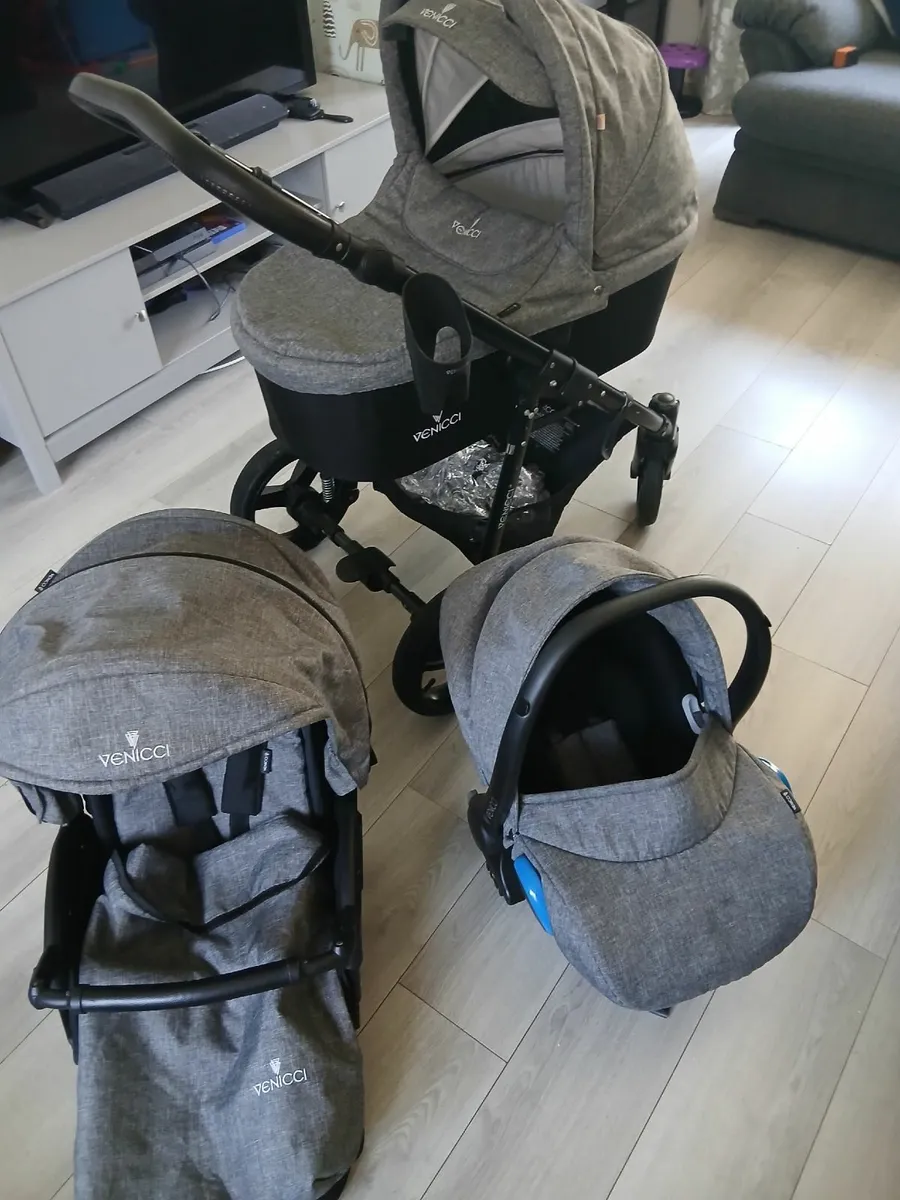 Venicci Travel System - Image 4