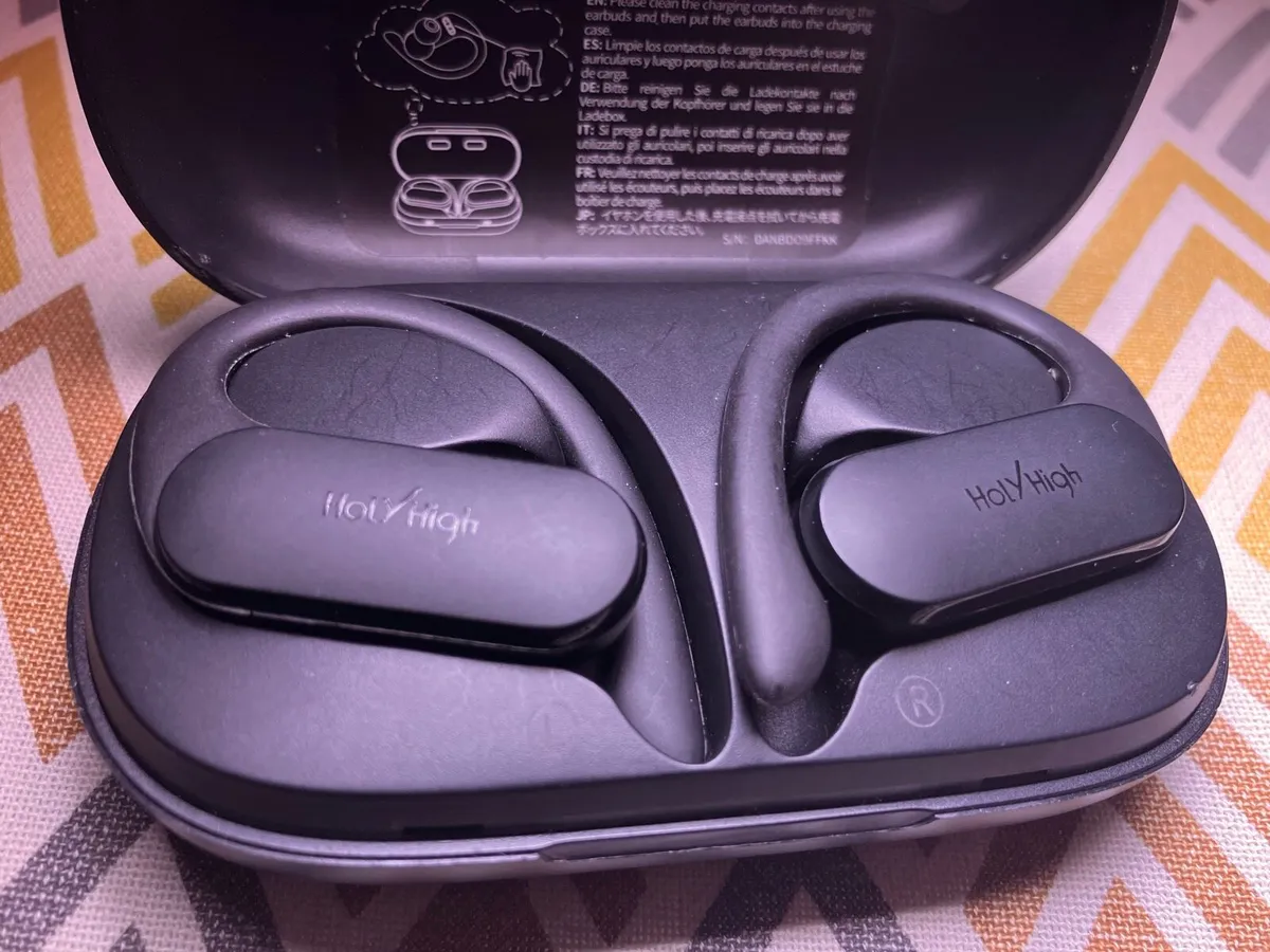 Holy high Bluetooth headphones - Image 2
