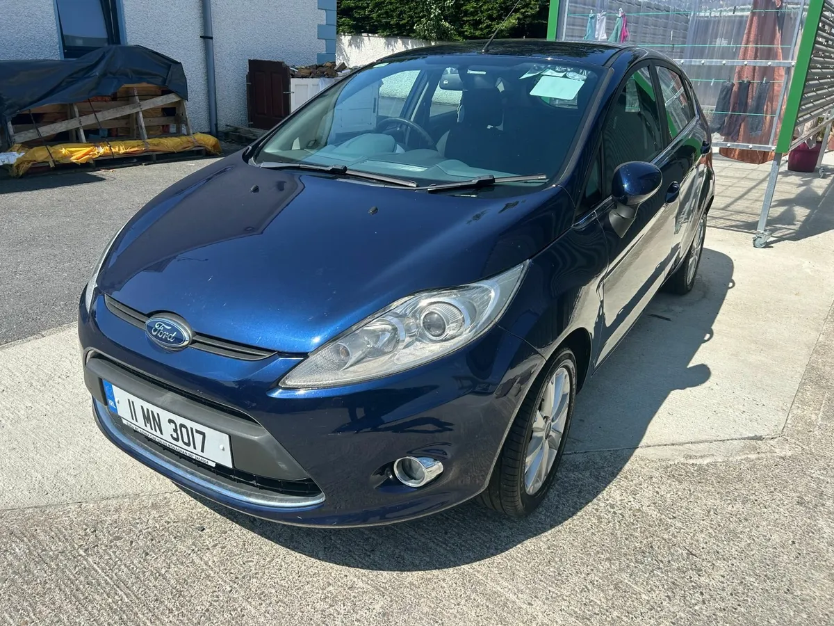 Ford Fiesta 2011 - Image 2