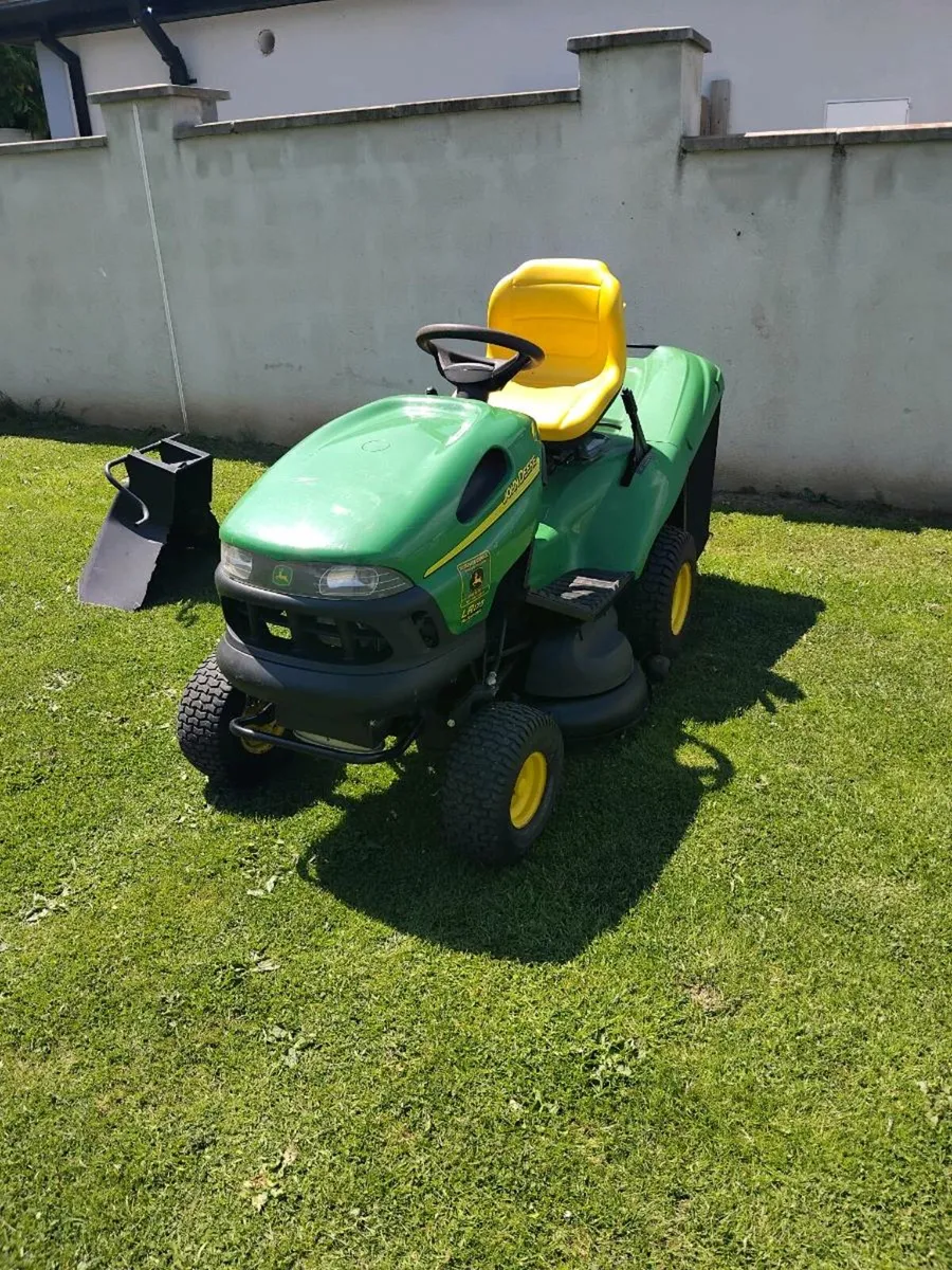 Ride on lawnmower - Image 2
