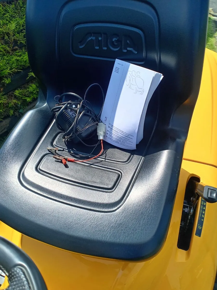 2023 stiga Estate petrol ride on lawnmower jack - Image 2