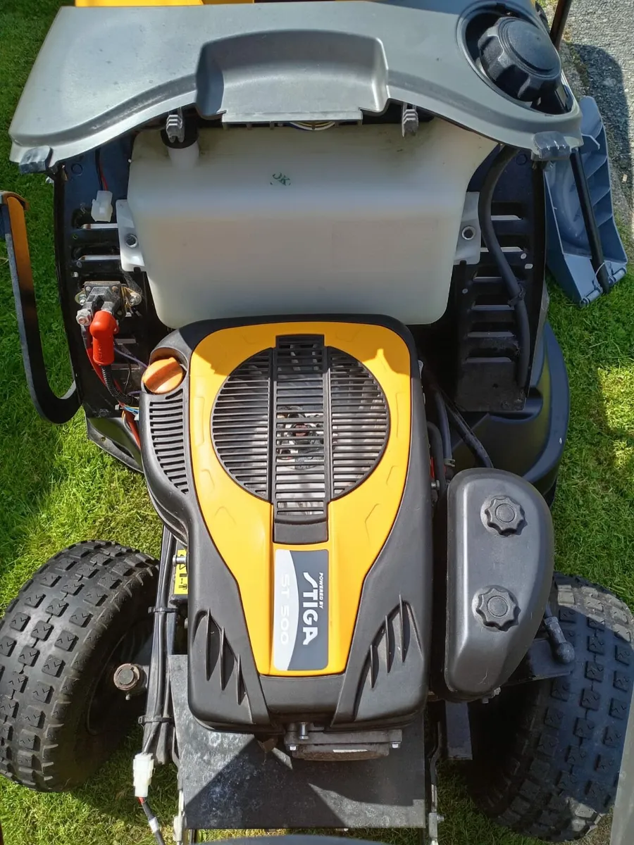 2023 stiga Estate petrol ride on lawnmower jack - Image 4