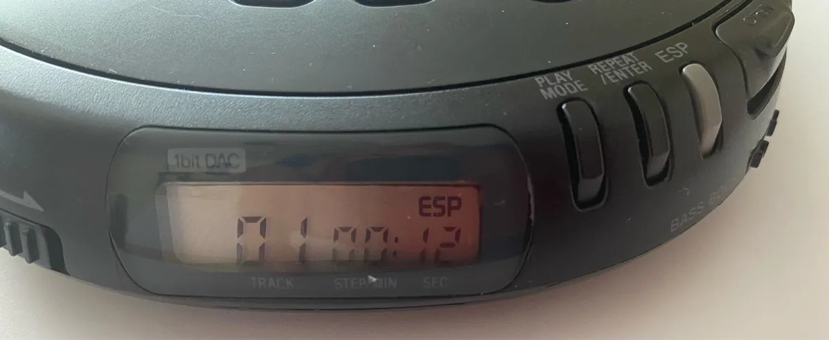 Sony CD Discman - Image 4