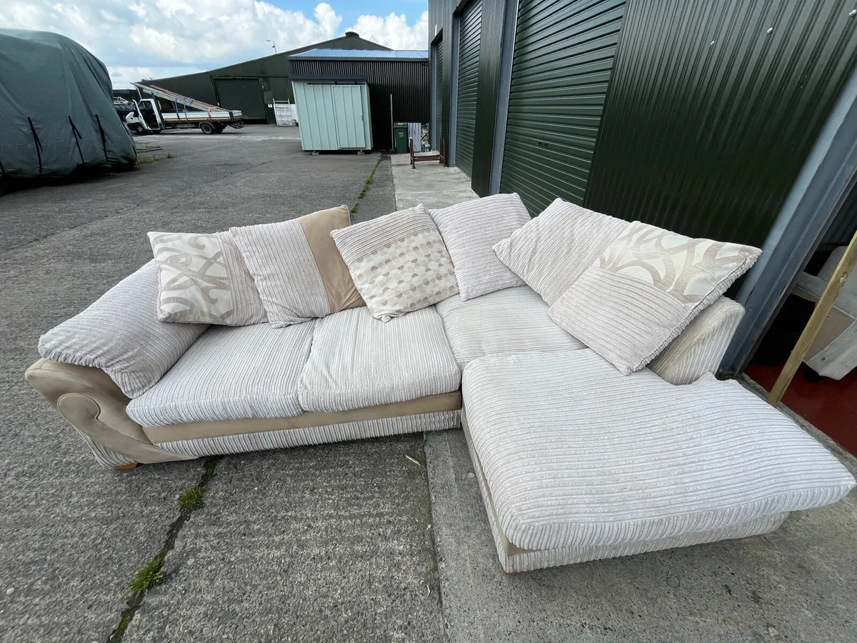 Beige corner sofa set - Image 1