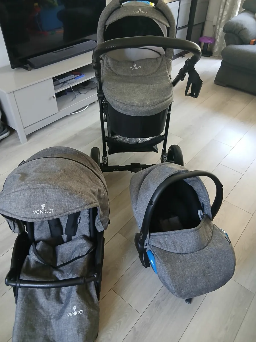 Venicci Travel System - Image 2