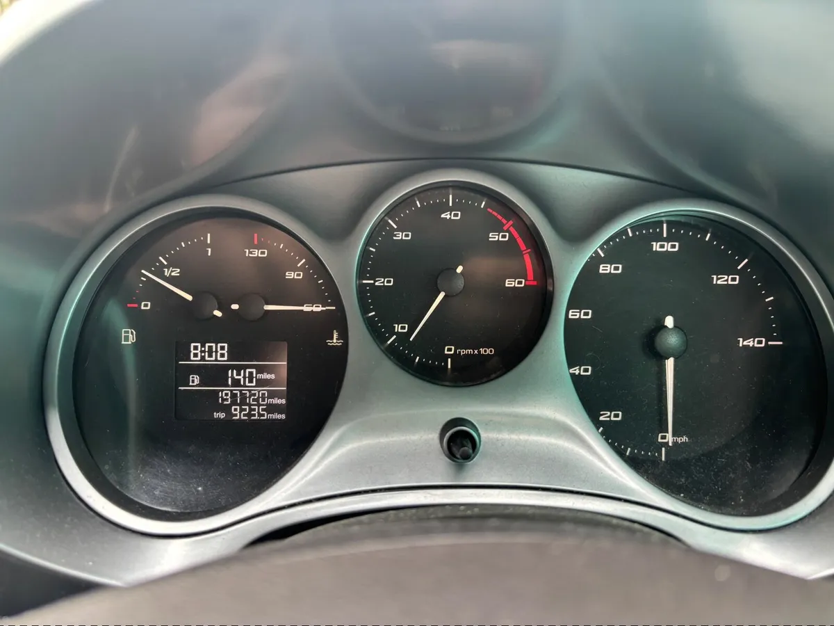 2010 Seat Leon - 1.6 Diesel EcoMotive - Image 2