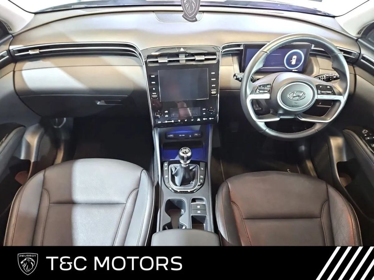 Hyundai Tucson Executive 1 Owner  Leather Heated - Image 3