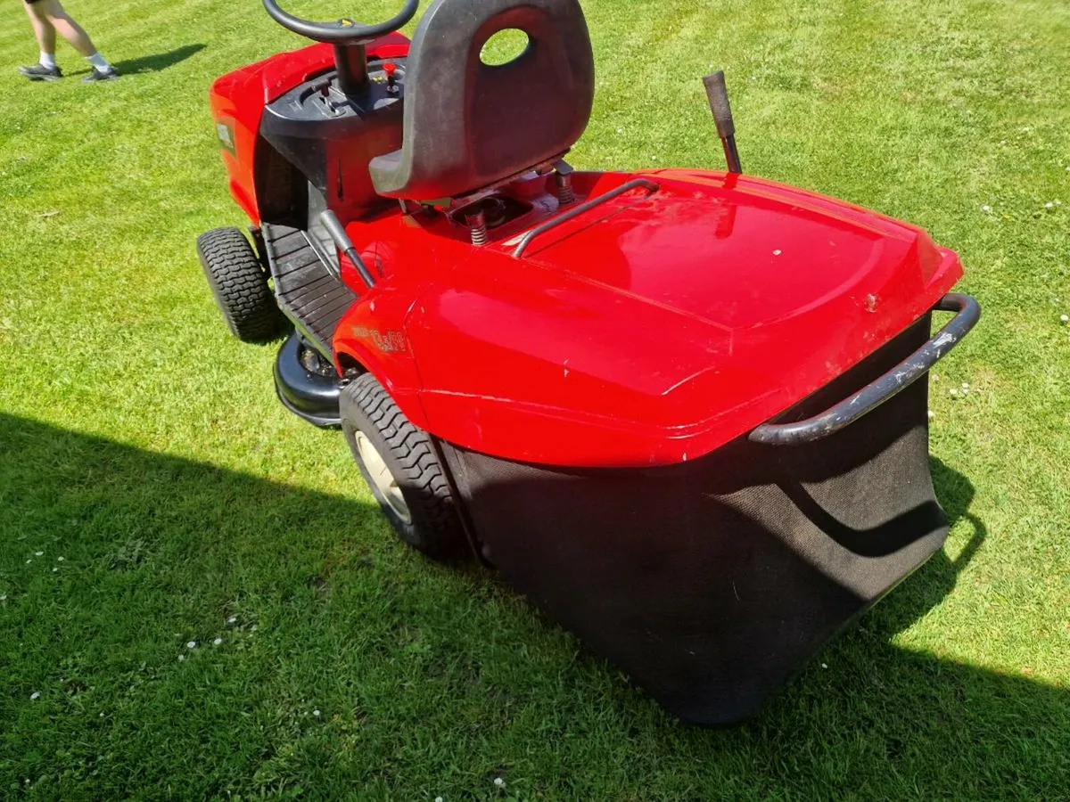 Castle Gardens hydro lawnmower for sale - Image 4