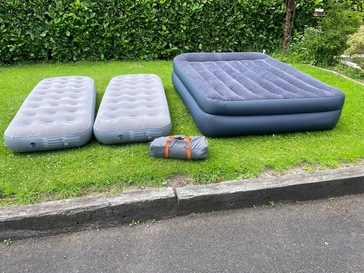 Tent and inflatable beds - Image 1