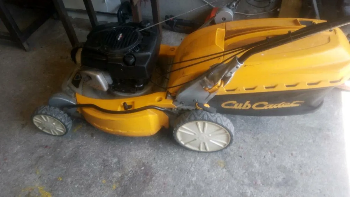 CLUB CADDET SELF-DRIVE €220 - Image 1