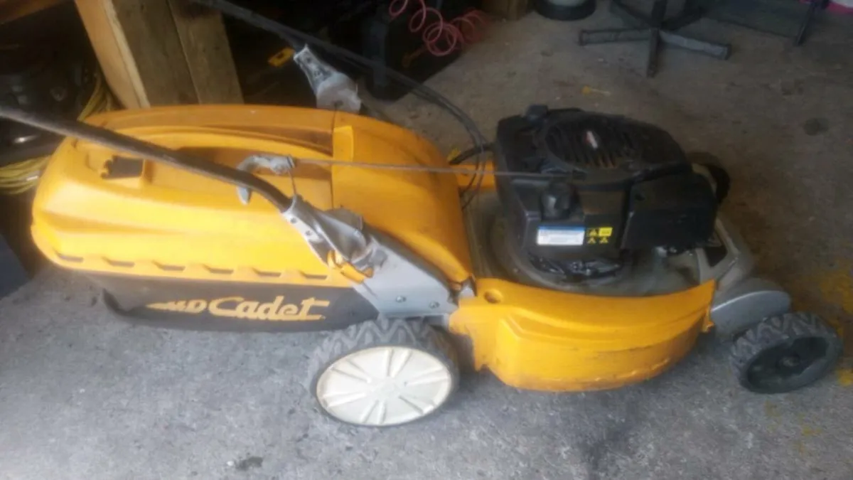 CLUB CADDET SELF-DRIVE €220 - Image 2