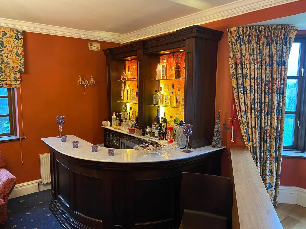 Home Bar - Image 1