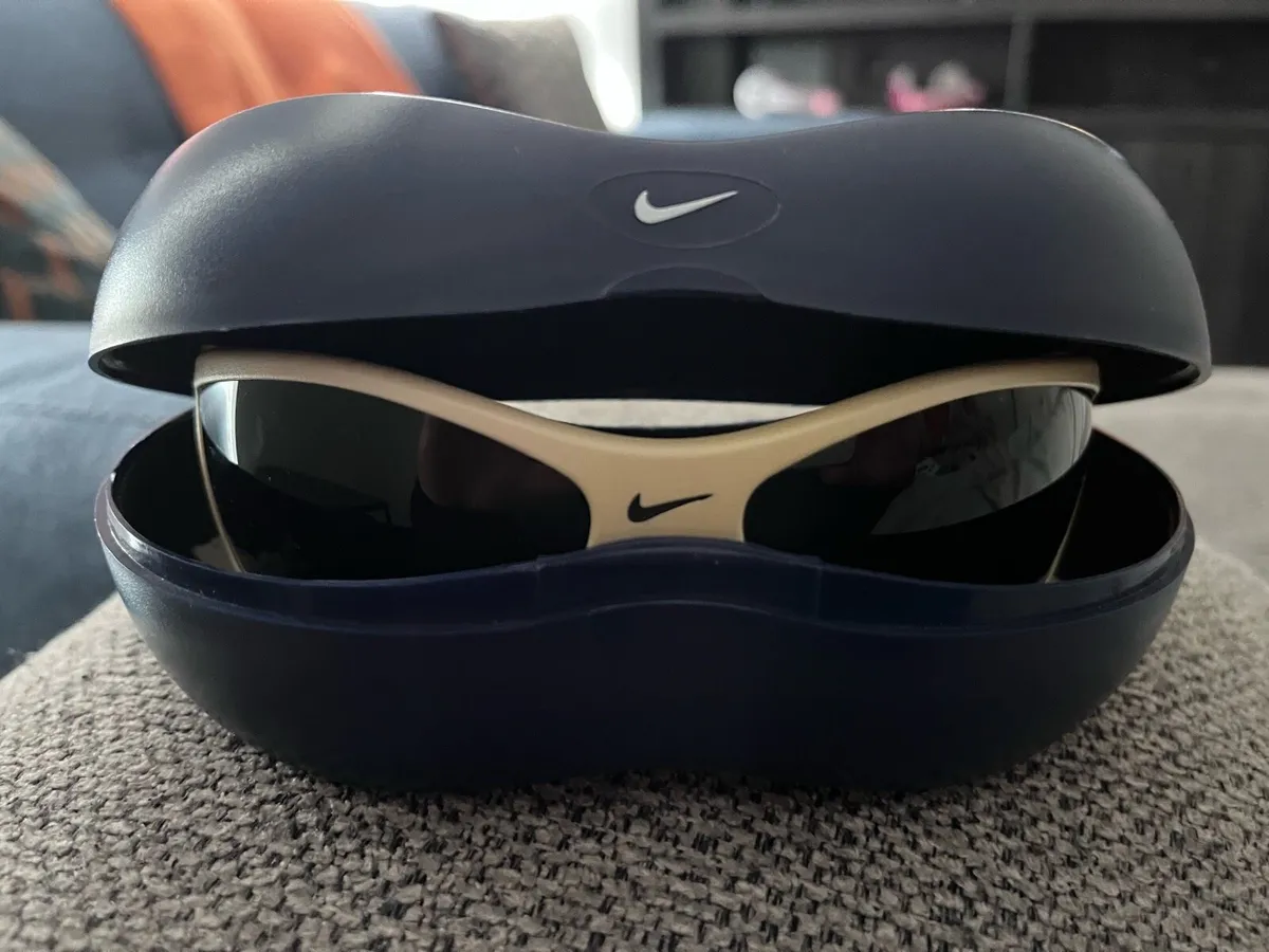 Nike sunglasses 🕶️ - Image 4