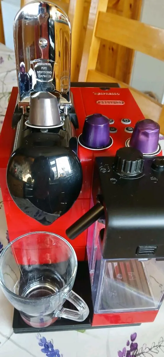 Nespresso De'Longhi machine - Image 4
