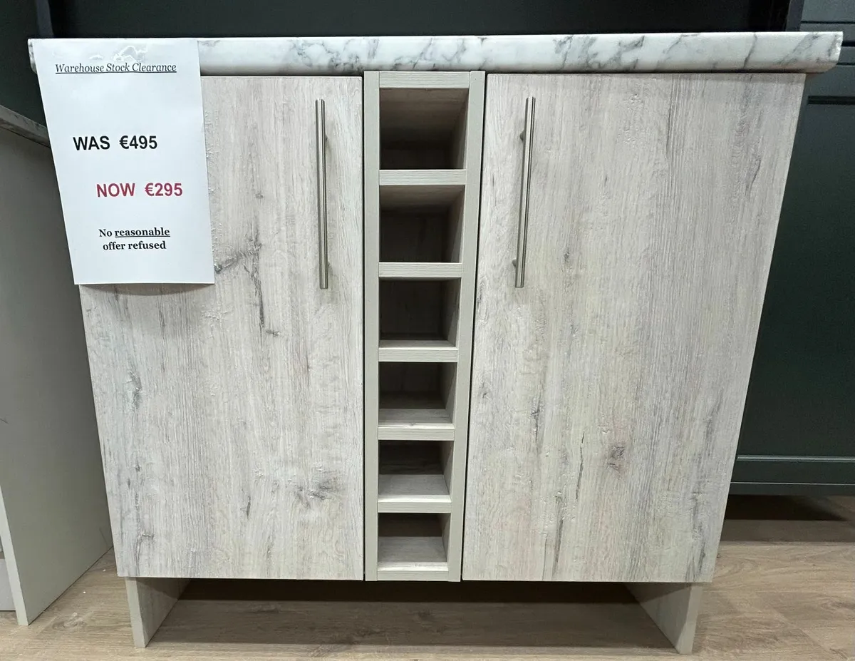 Kitchen Islands - Image 4