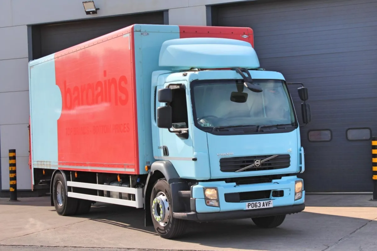 2013 VOLVO FL 240 4X2 18 TON BOX VAN - Image 1