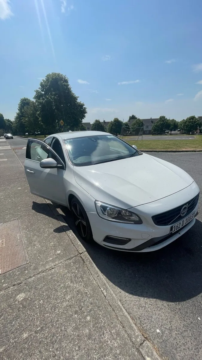 *VOLVO S60 D4* - Image 2