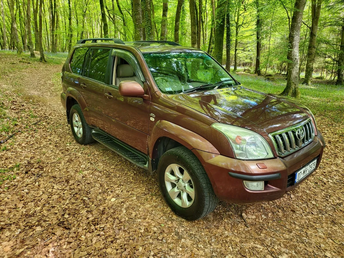 TOYOTA LANCRUISER  LC5 - Image 1
