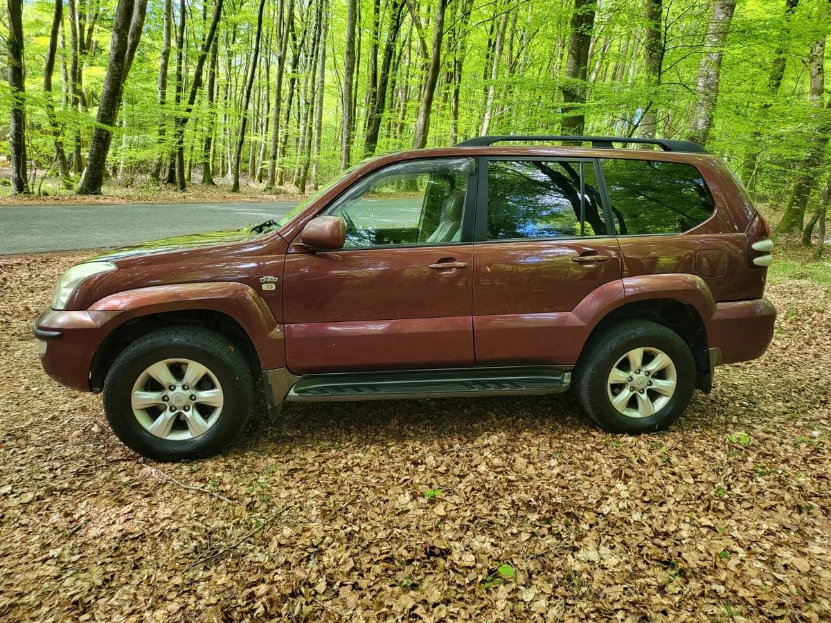 TOYOTA LANCRUISER  LC5 - Image 4