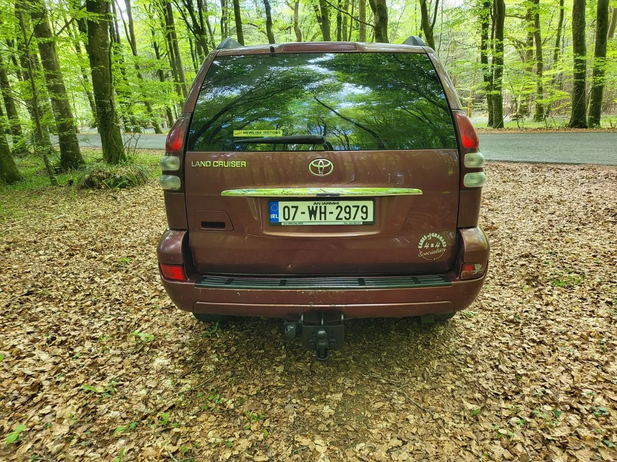 TOYOTA LANCRUISER  LC5 - Image 4