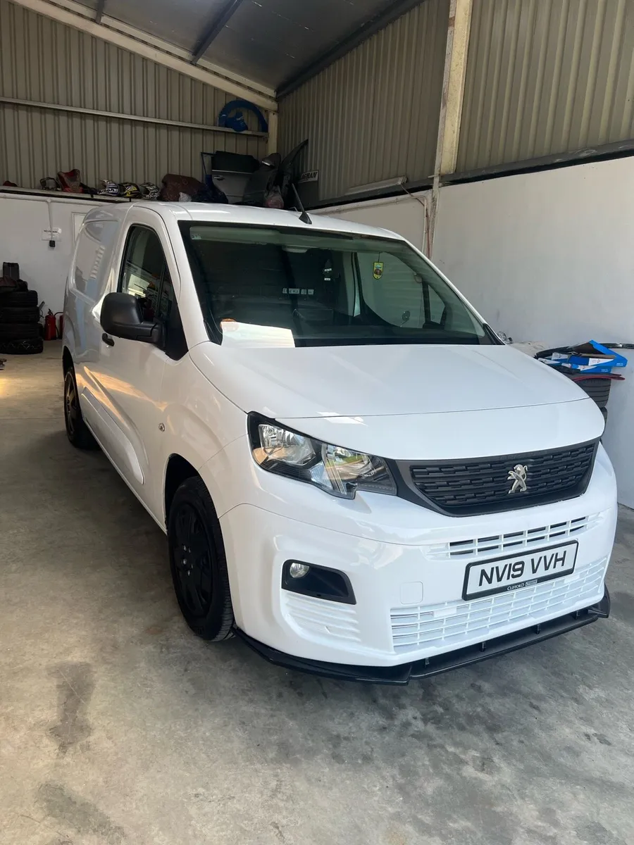 2019 Peugeot partner - Image 1