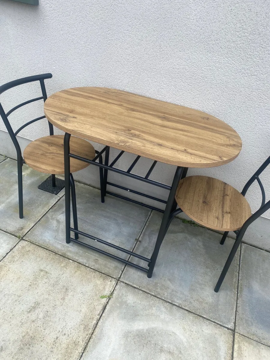 Table chairs - Image 2