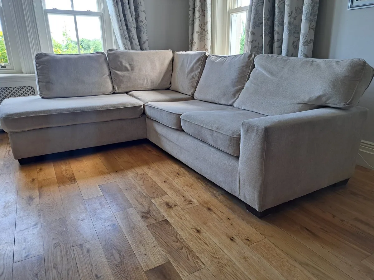 Corner Couch - Image 1