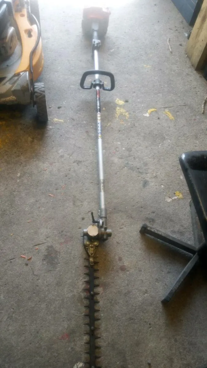 CASTOR TURBO 25 LONG REACH HEDGE TRIMMER - Image 2