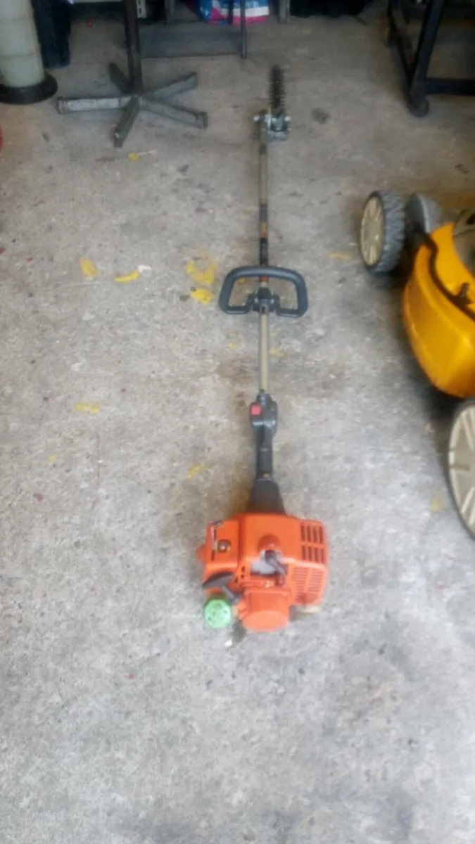 CASTOR TURBO 25 LONG REACH HEDGE TRIMMER - Image 4