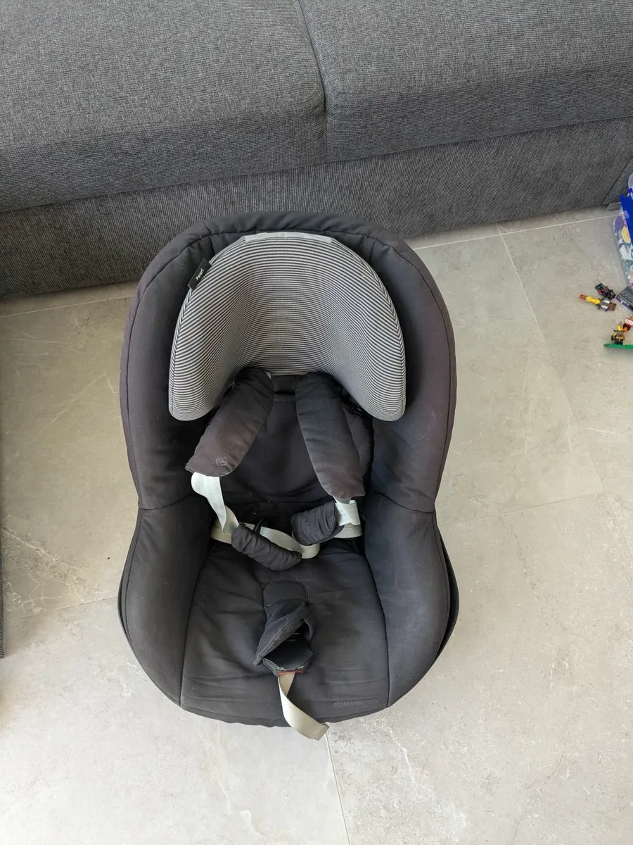 Maxi Cosi Pearl car seat