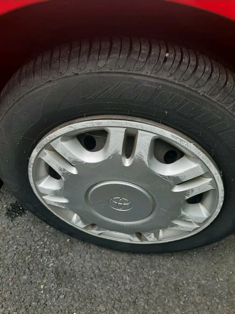 Toyota yaris - Image 3