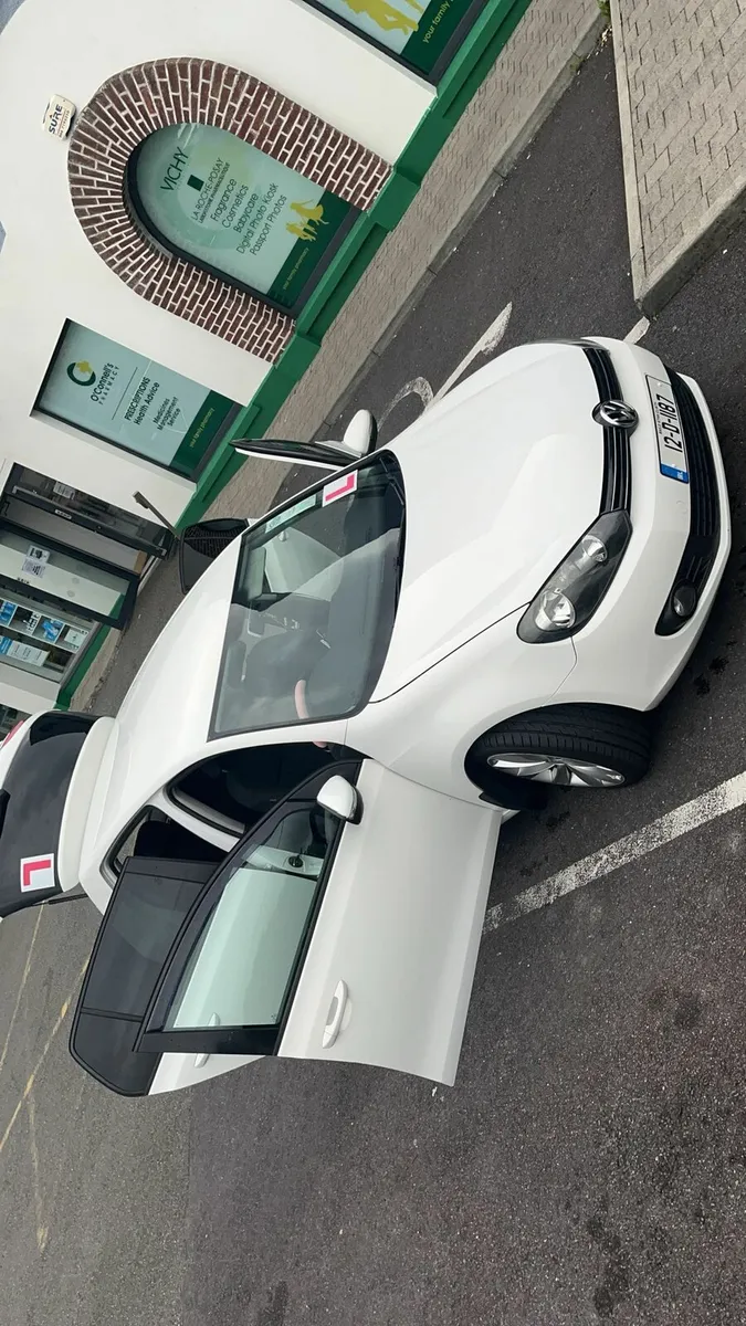12 volkswagen  golf 1.6 tdi - Image 2