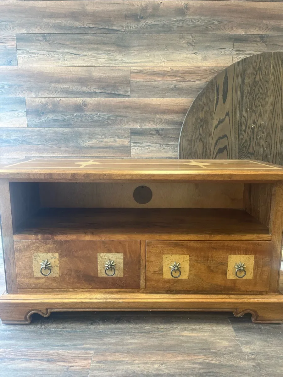 Solid tv unit - Image 4